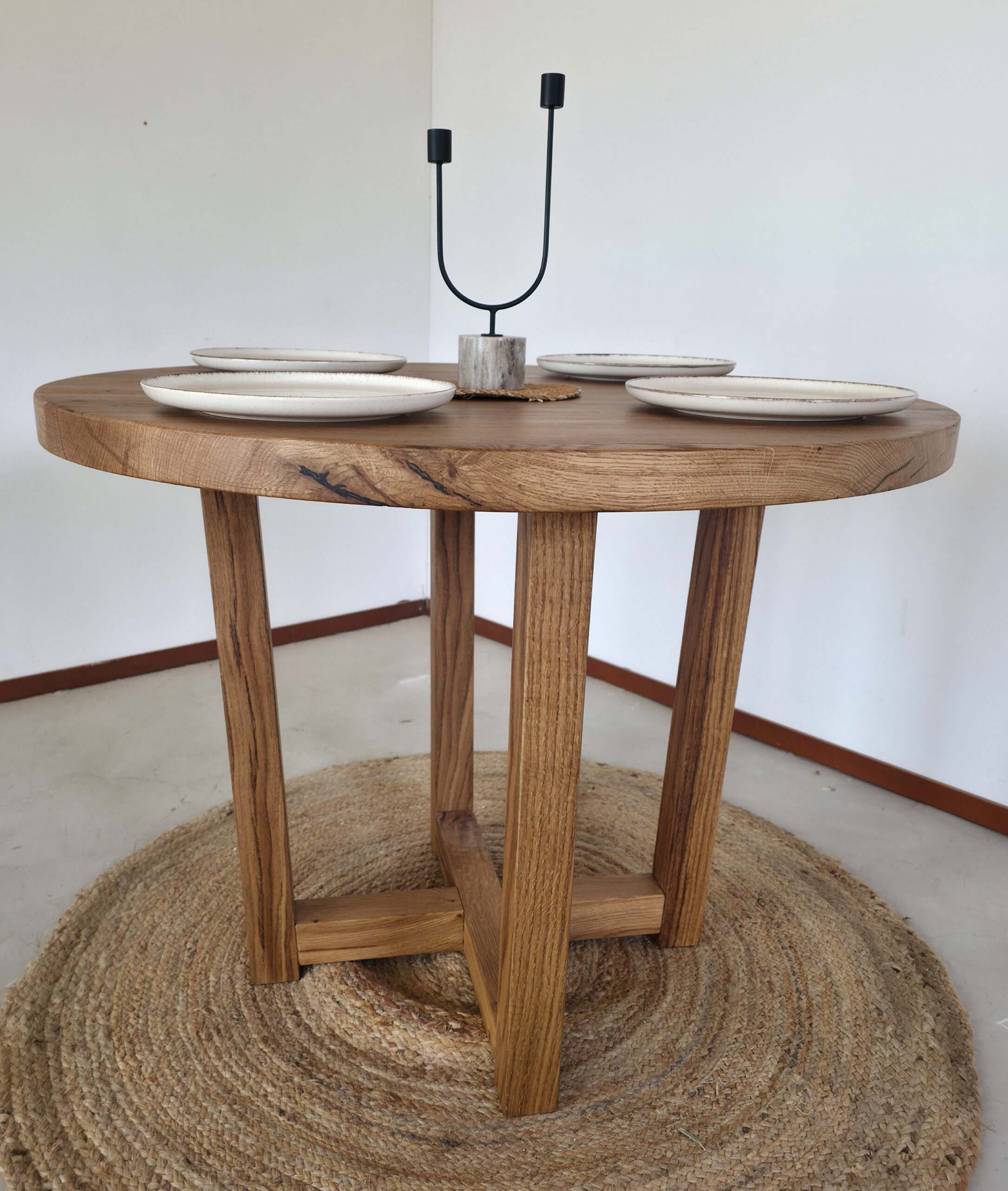 trapezi-trapezarias-xylino-masif-stroggylo-133-3